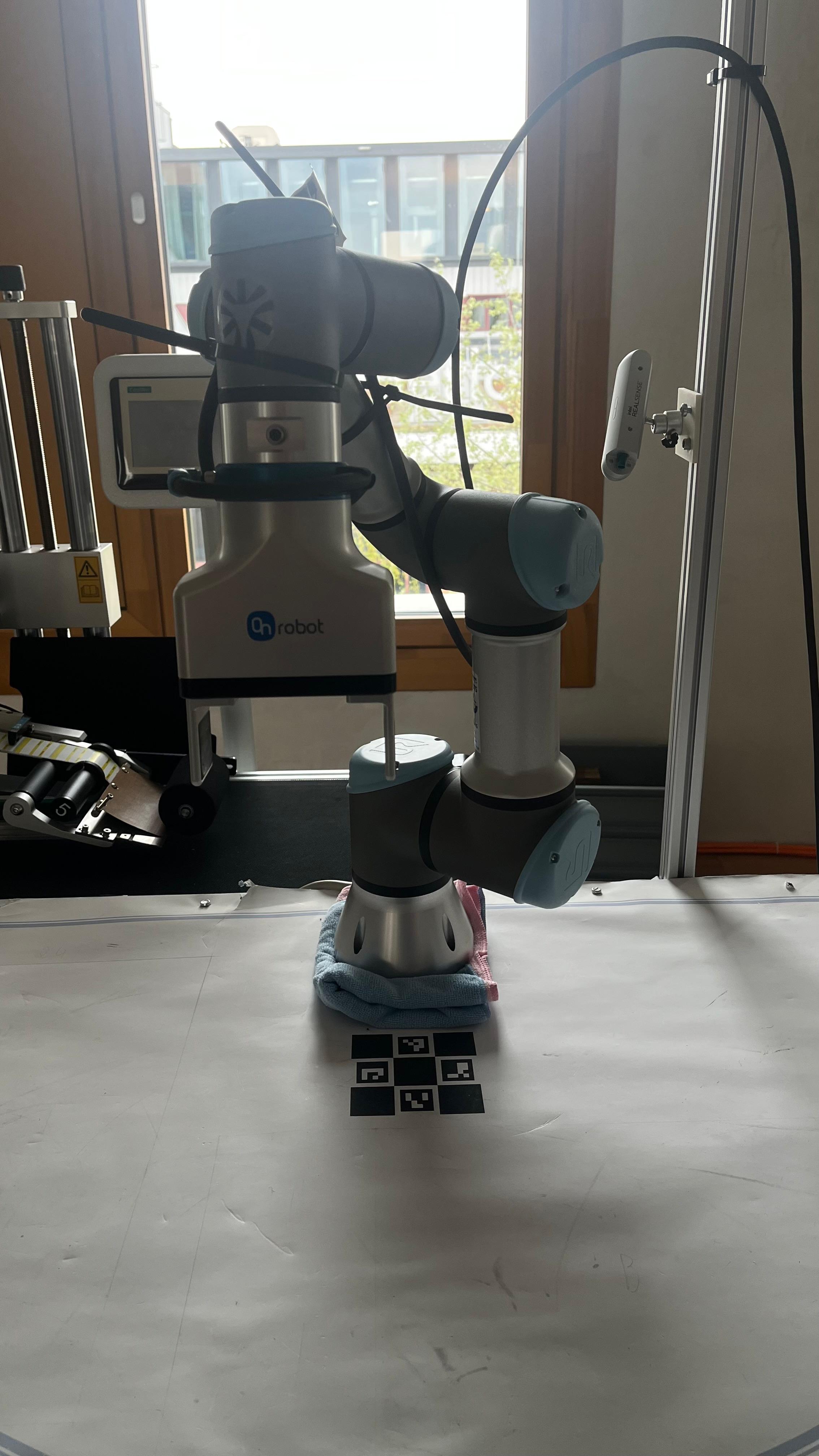 UR3 unstable mounting platform variation