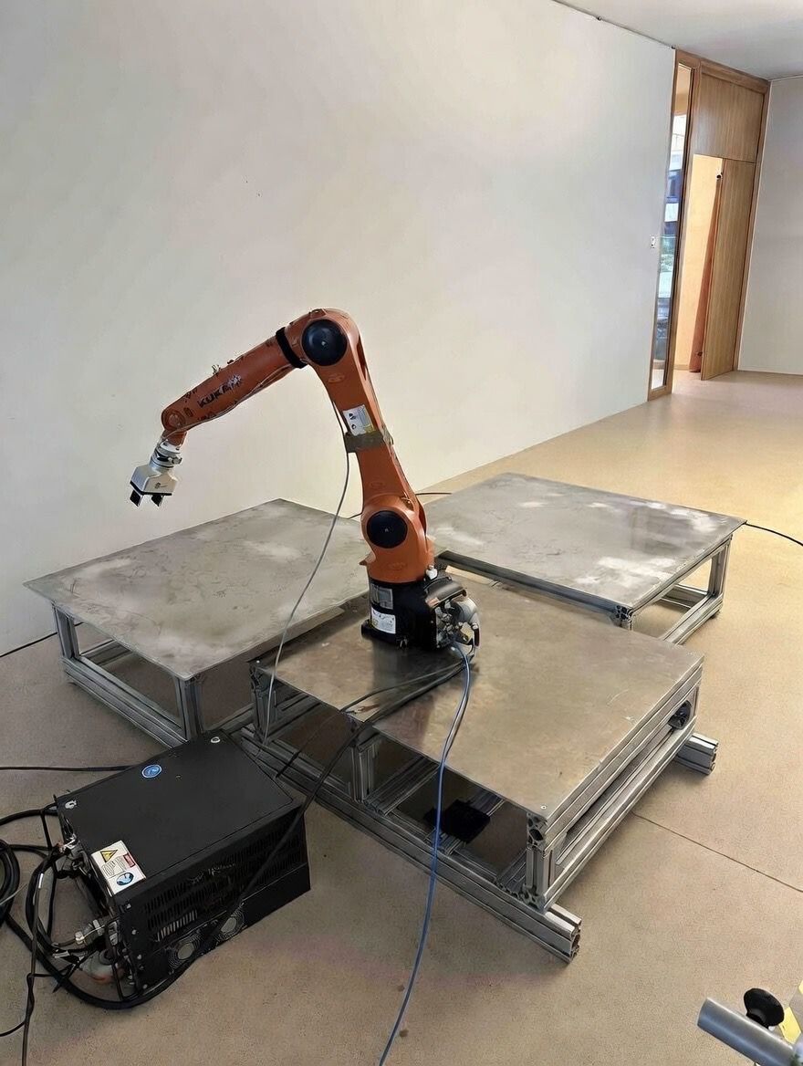 KUKA KR10 industrial arm experimental setup